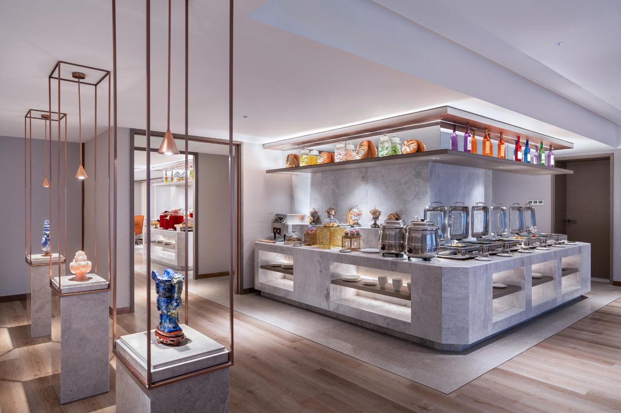 Sunworld Dynasty Wangfujing Hotel 5*