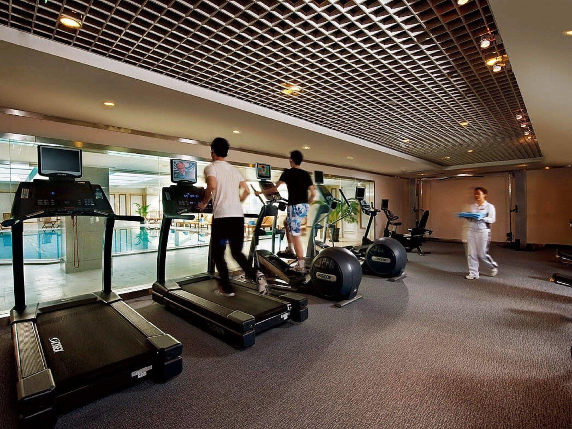 Sunworld Dynasty Wangfujing Hotel 5*