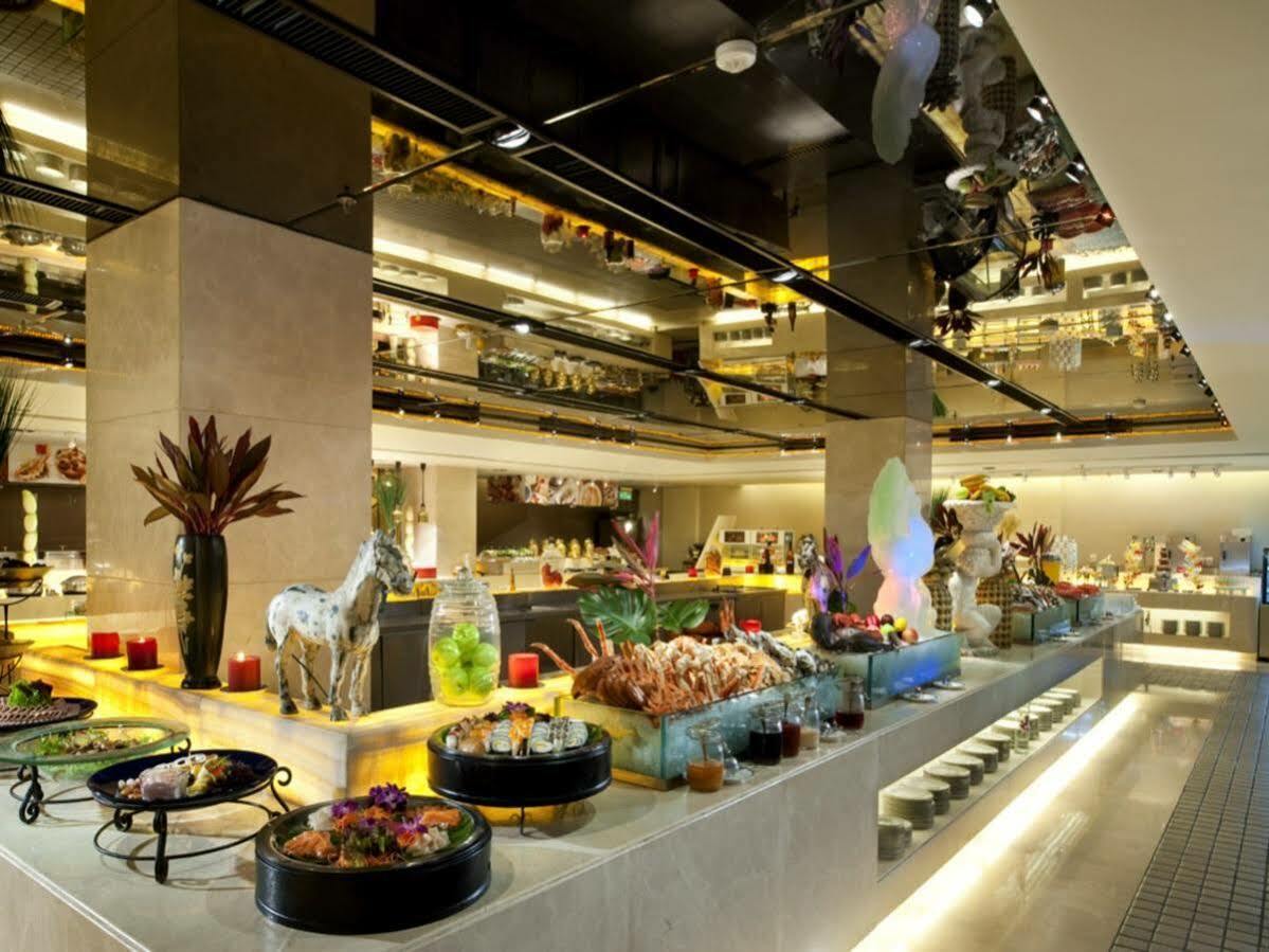 Sunworld Dynasty Wangfujing Hotel 5*